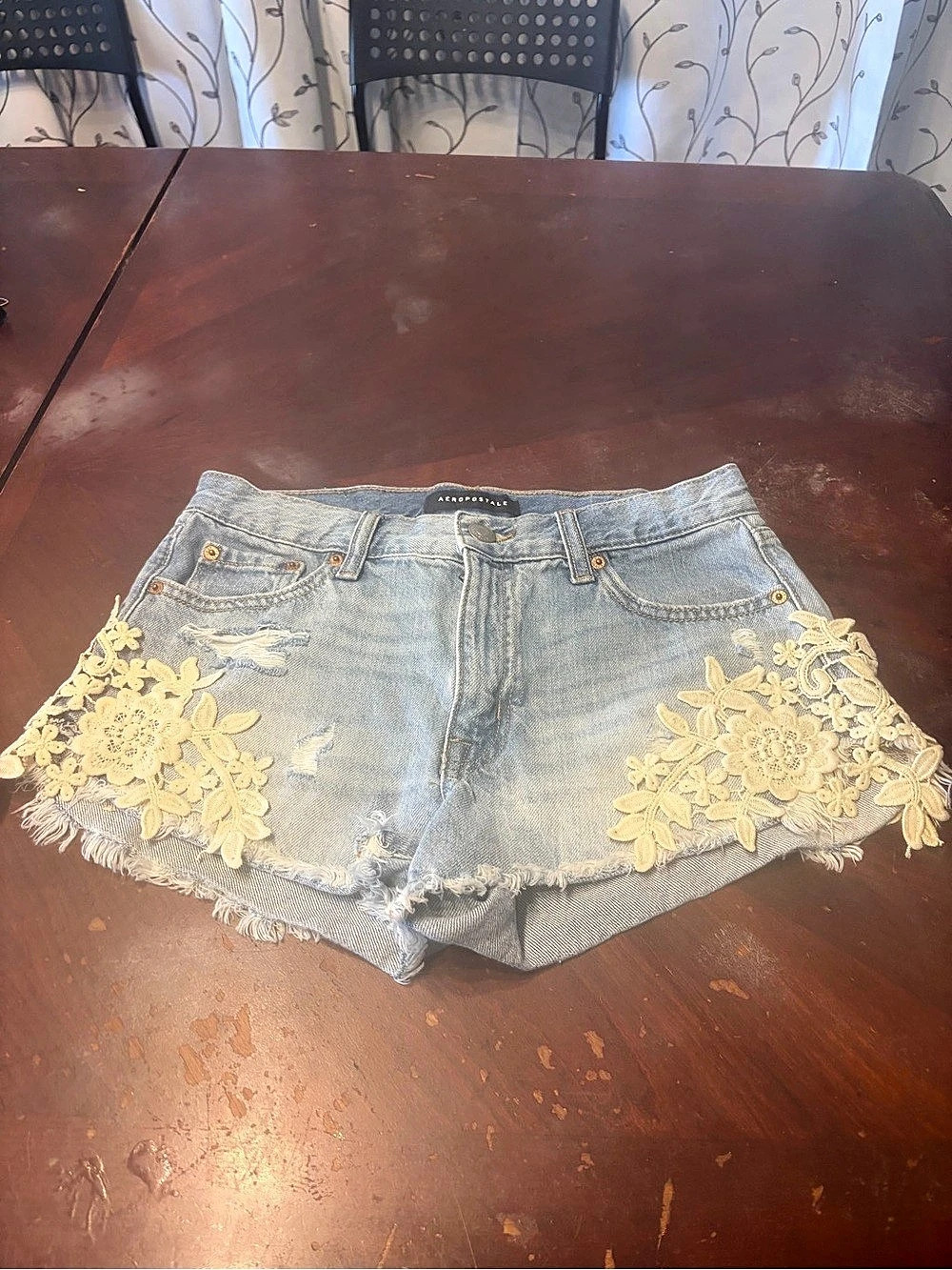 Aeropostale Vintage High Rise Shorty Floral Jean Shorts Size 2
